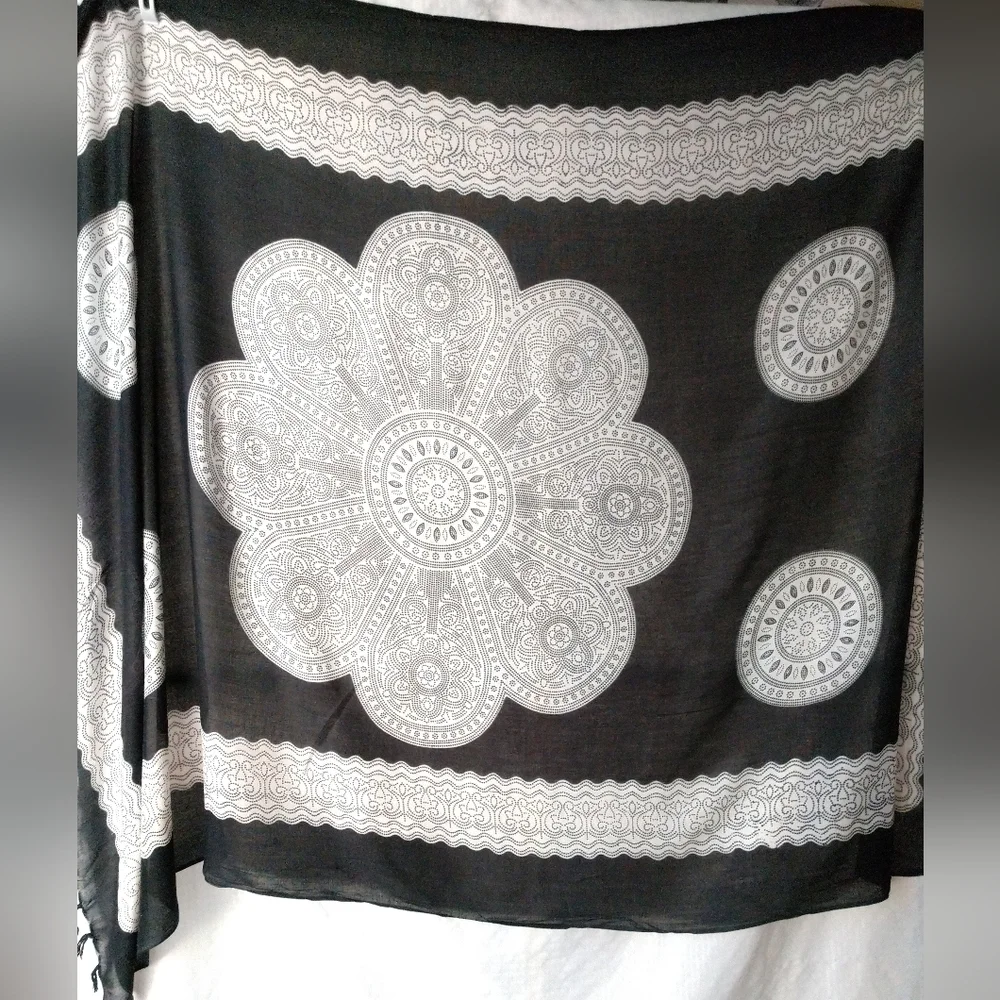 Boho Scarf Black and White Flower Wrap Throw Wall Hanging Tassel Fringe